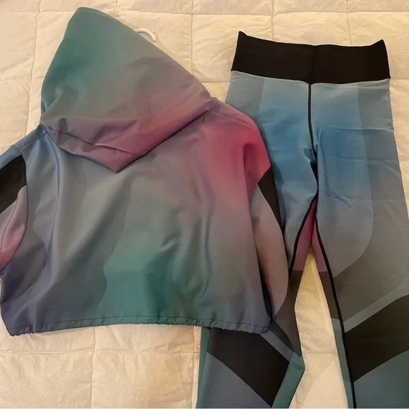 Ultracor workout set! NEVER WORN - Picture 4 of 6